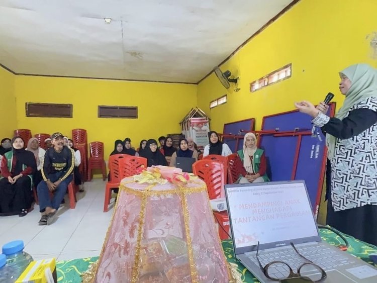 Era Digital Tantang Pola Asuh Anak, KKN UIN Palopo Ajak Orang Tua Perkuat Pendampingan