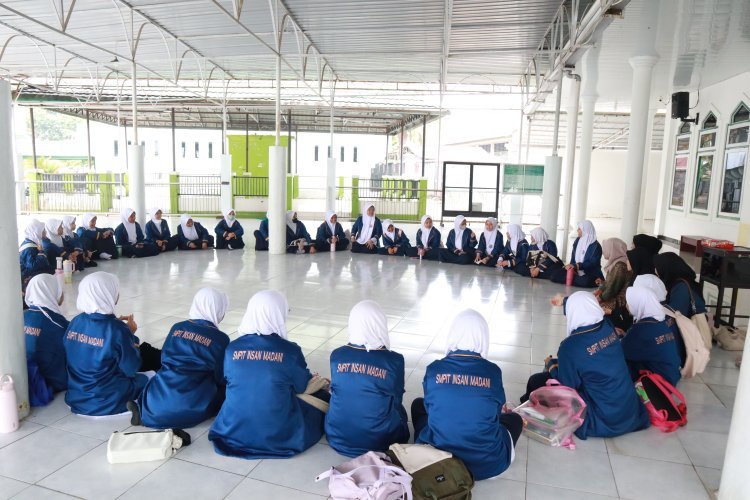 Kuliah Tamu, Outing Class, dan Sosialisasi LAMGAMA Warnai Agenda Akademik UIN Palopo